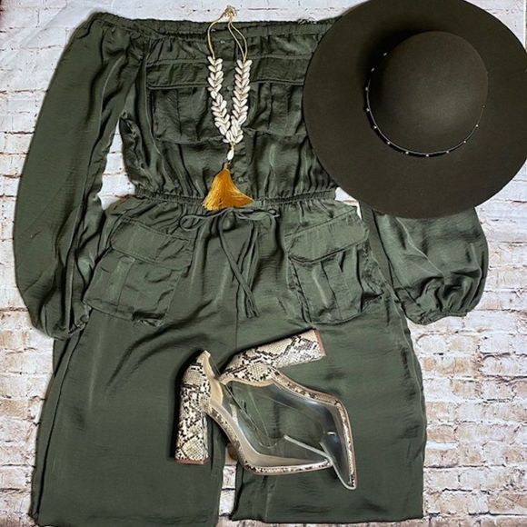 SEXY OFF SHOULDER ROMPER! - Picture 4 of 16